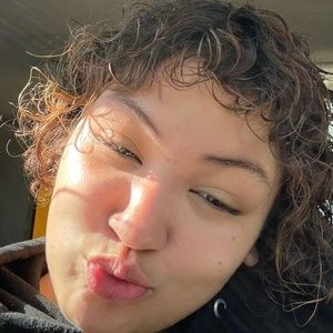 Meet your Posher, Tee